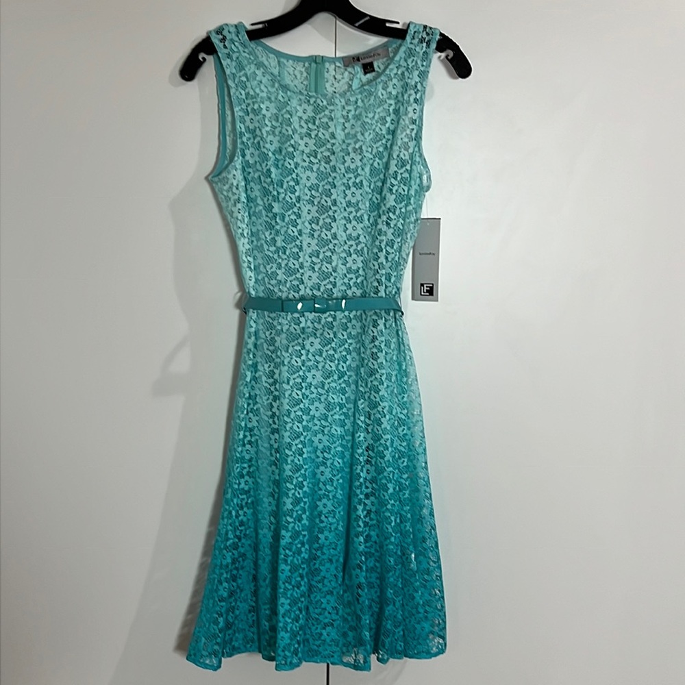 Leslie Fay sleeveless ombre lace dress with bow belt